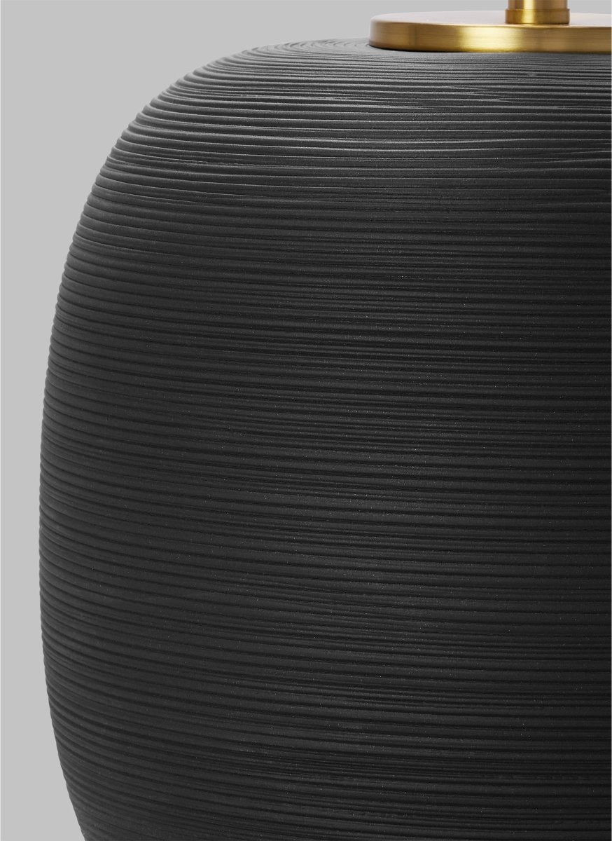 Lampe de table Fanny - Rough Black Ceramic 14 by Visual Comfort Studio | Luminaires & cie