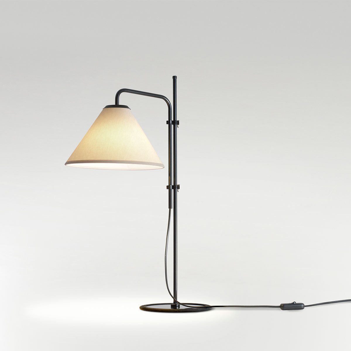 Lampe de Table Funiculí Fabric - Sable by Marset | Luminaires & cie