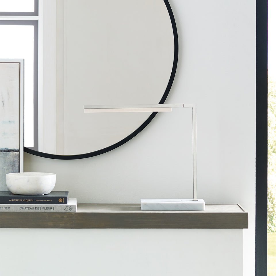 Lampe de table Klee - Laiton Naturel/Marbre Blanc by Tech Lighting | Luminaires & cie