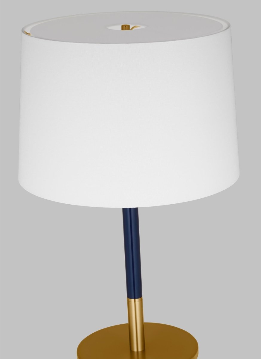 Lampe de table Monroe - Laiton brûlé et blanc by Visual Comfort Studio | Luminaires & cie