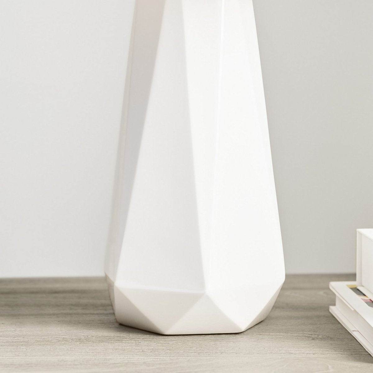 Lampe de table Moresby - Blanc brillant by Visual Comfort Studio | Luminaires & cie
