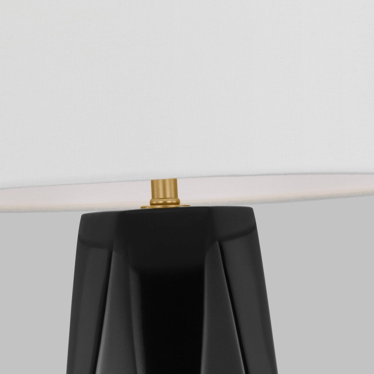 Lampe de table Moresby - Blanc brillant by Visual Comfort Studio | Luminaires & cie