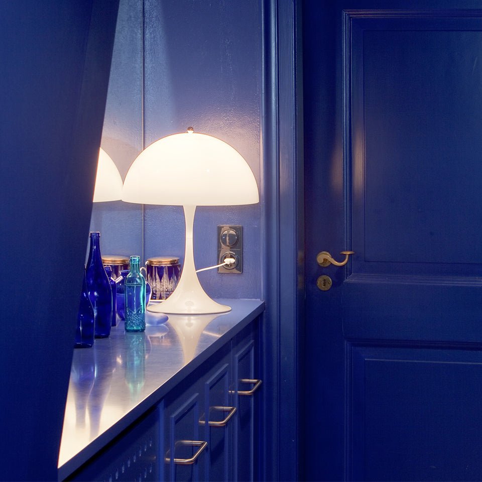 Lampe de table Panthella - by Louis Poulsen | Luminaires & cie