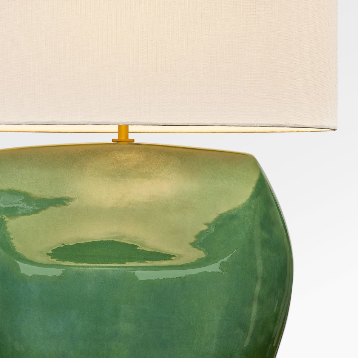 Lampe de table Pente - Vert by Visual Comfort Studio | Luminaires & cie