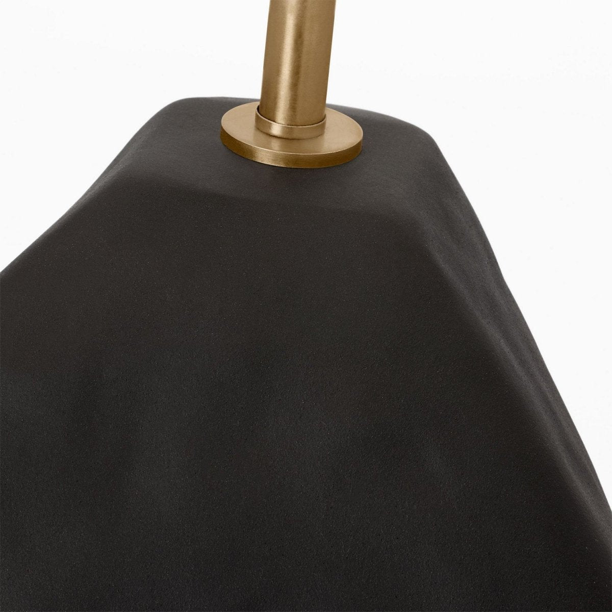 Lampe de table Sybert - Céramique noire rugueuse by Visual Comfort Studio | Luminaires & cie
