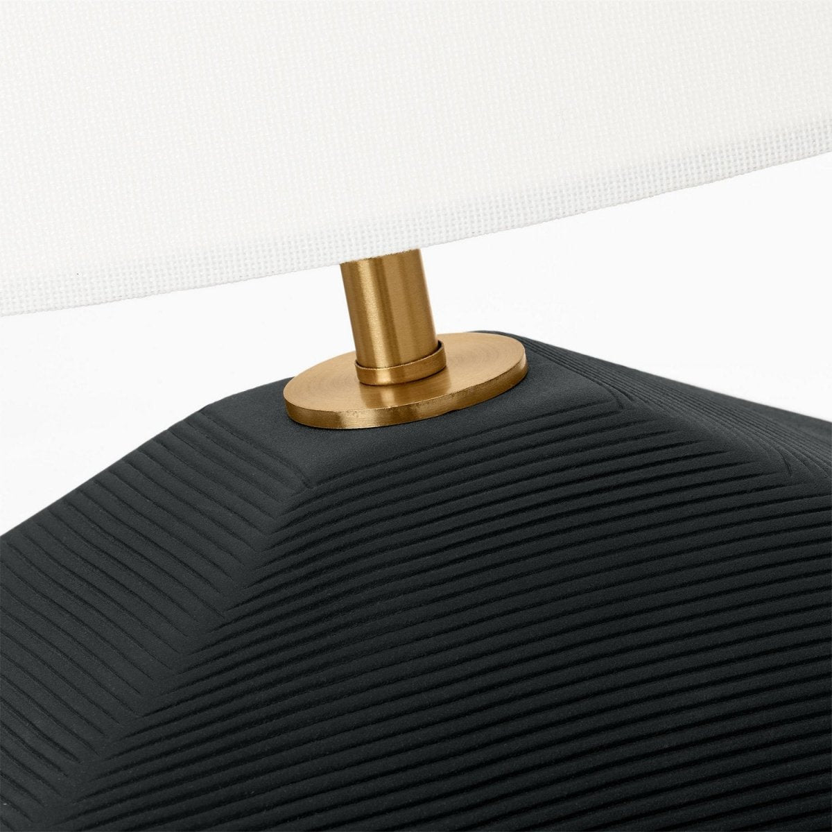 Lampe de table Tallulah - Céramique noire rugueuse by Visual Comfort Studio | Luminaires & cie