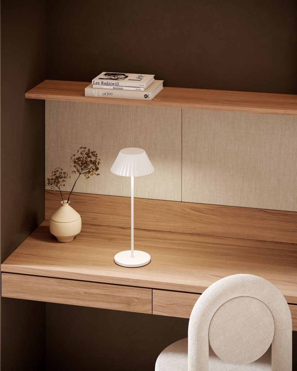 Lampe de table Zola - Blanc by Kuzco Lighting | Luminaires & cie