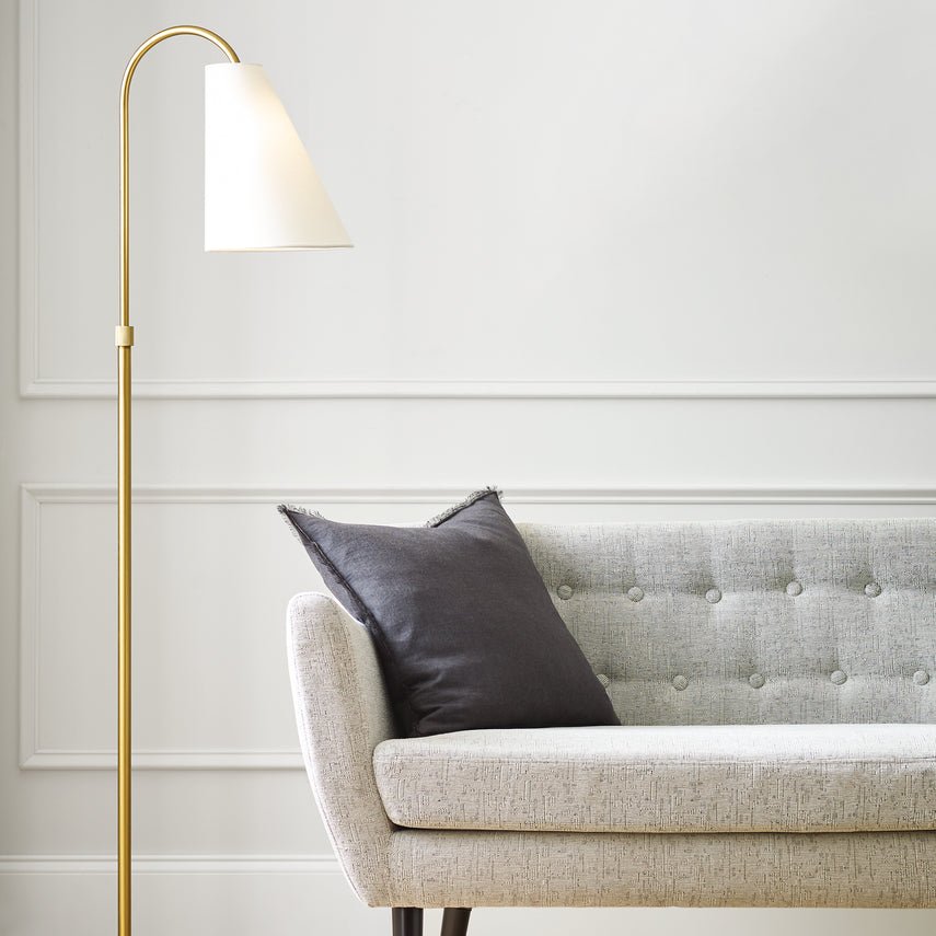 Lampe sur pied Signoret - by Visual Comfort Studio | Luminaires & cie