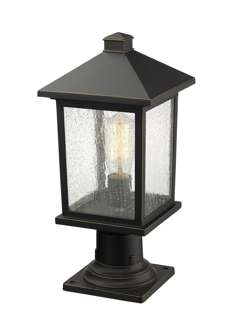 Lanterne extérieure sur socle Portland - Bronze huilé 8" 17" by Z-Lite | Luminaires & cie