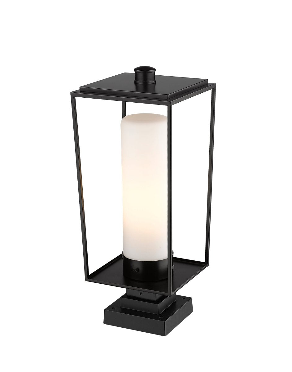 Lanterne extérieure sur socle Sheridan - Carré décoratif 8" Opale blanc by Z-Lite | Luminaires & cie