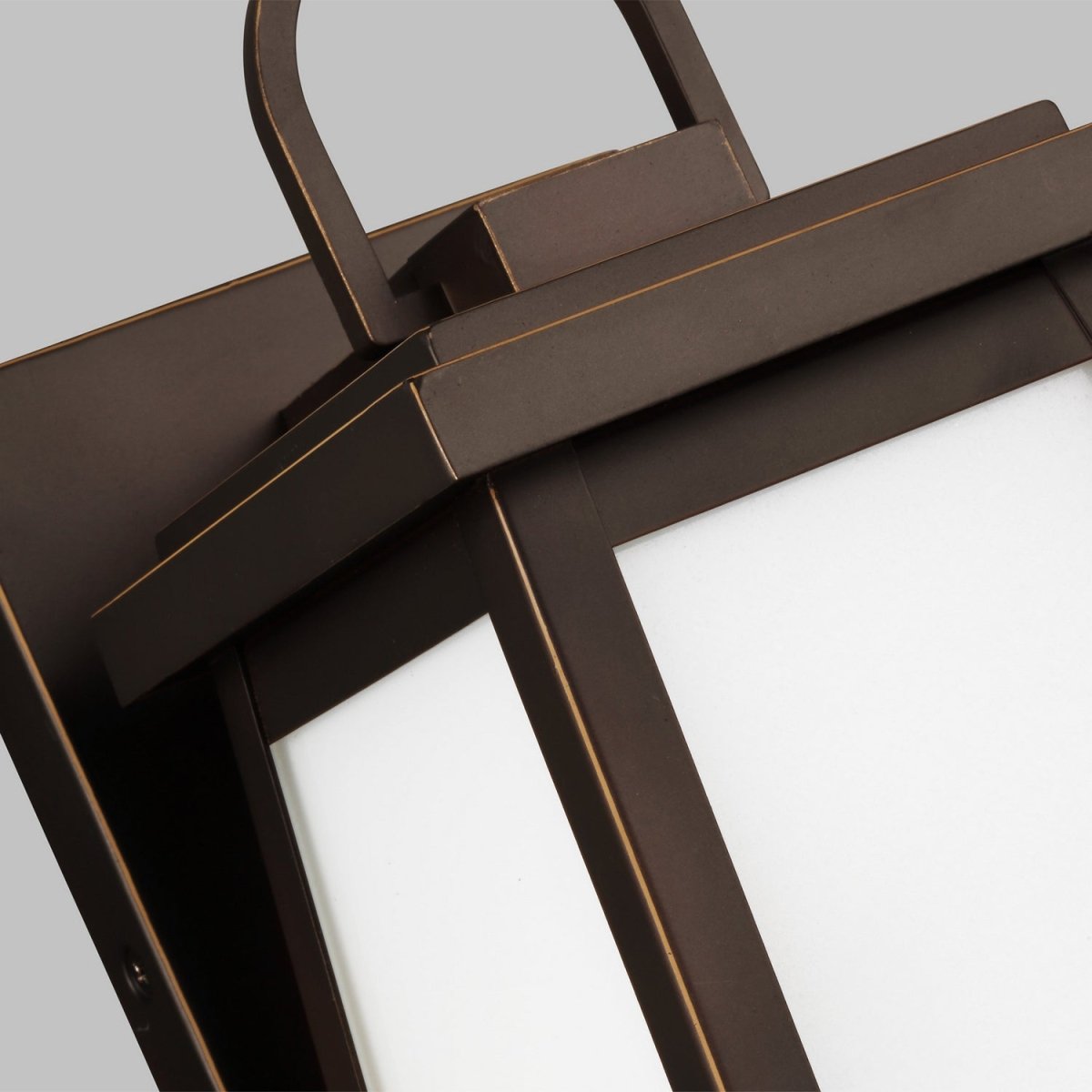 Lanterne murale extérieure Founders - Bronze antique 8 1/2" by Visual Comfort Studio | Luminaires & cie