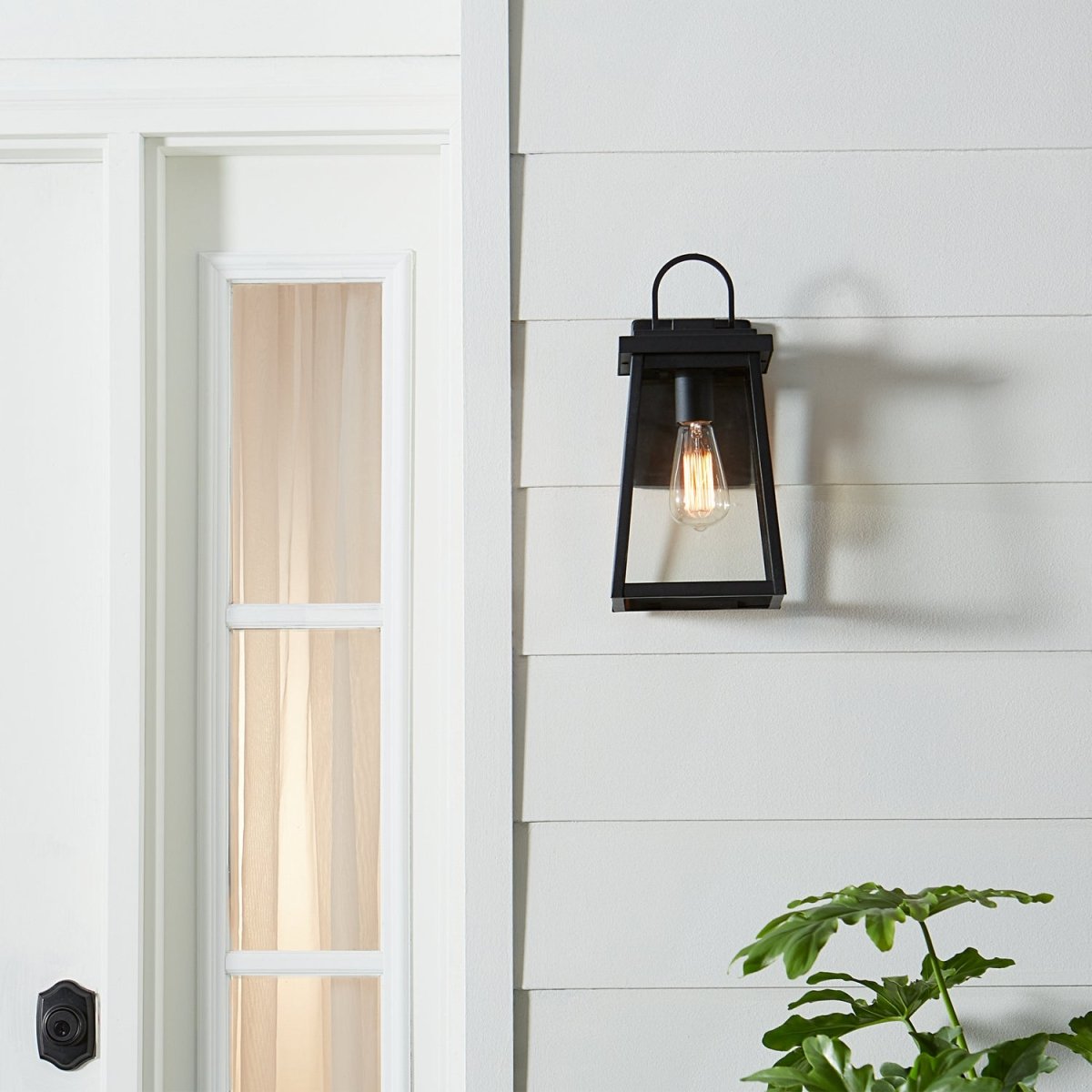 Lanterne murale extérieure Founders - Bronze antique 8 1/2" by Visual Comfort Studio | Luminaires & cie