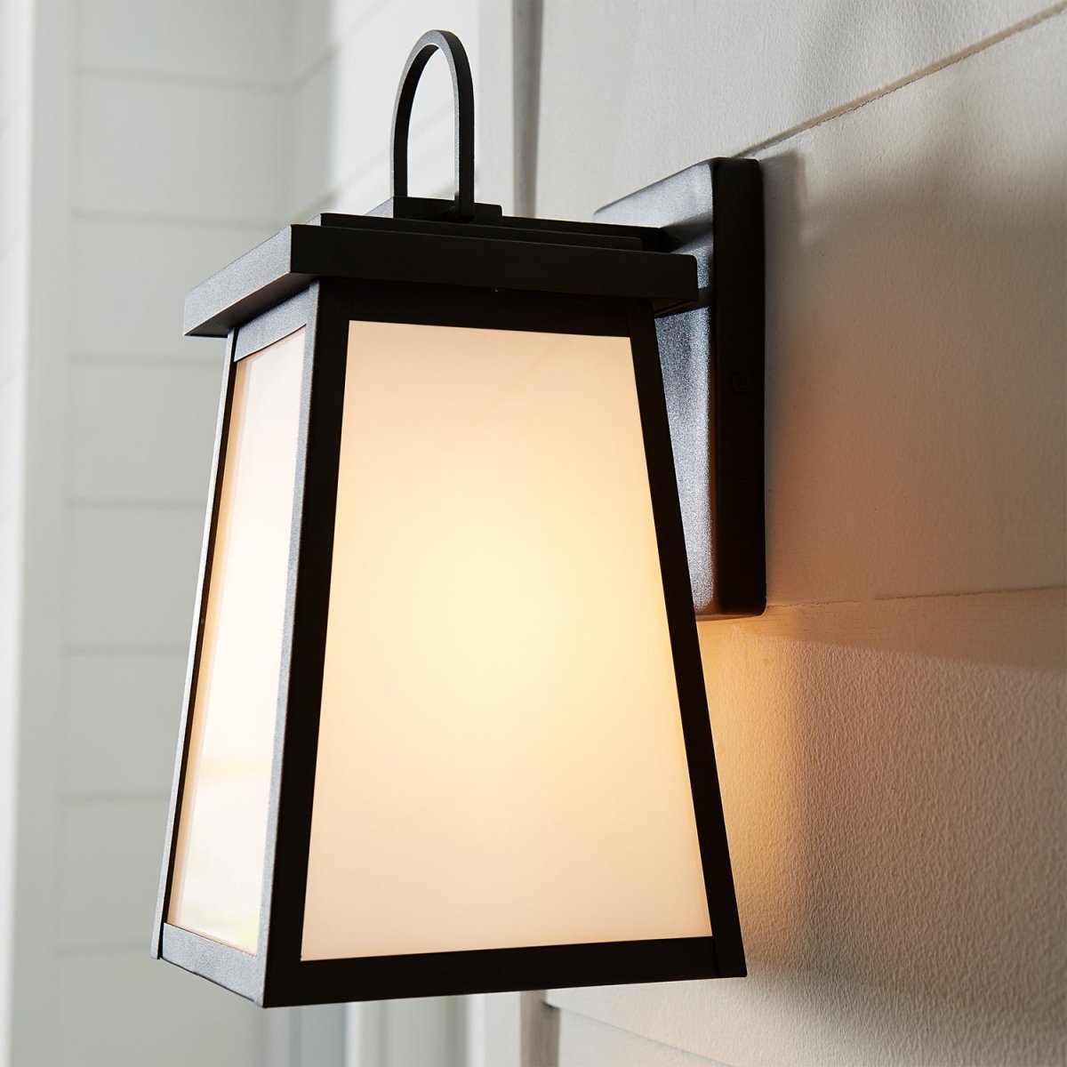Lanterne murale extérieure Founders - Bronze antique 8 1/2" by Visual Comfort Studio | Luminaires & cie