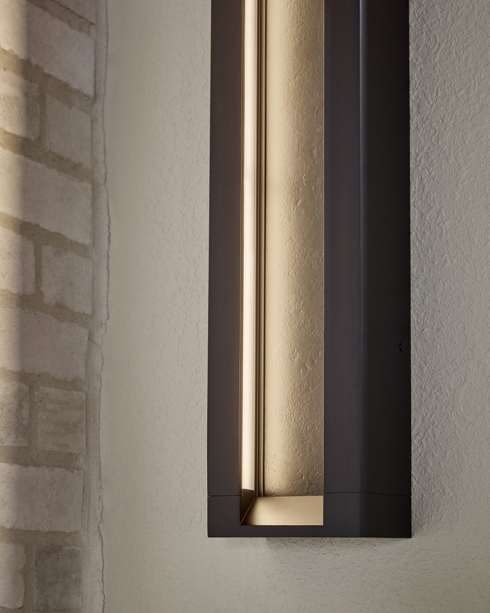 Lanterne murale extérieure Mattix - 36 1/2" by Visual Comfort Studio | Luminaires & cie