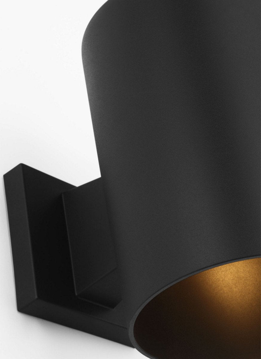 Lanterne murale extérieure Outdoor Cylinders - Noir texturé 18" by Visual Comfort Studio | Luminaires & cie