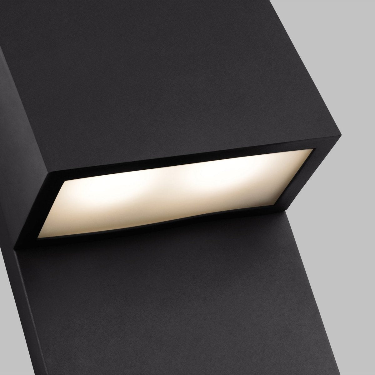 Lanterne murale extérieure Rocha - Bronze antique 10" by Visual Comfort Studio | Luminaires & cie