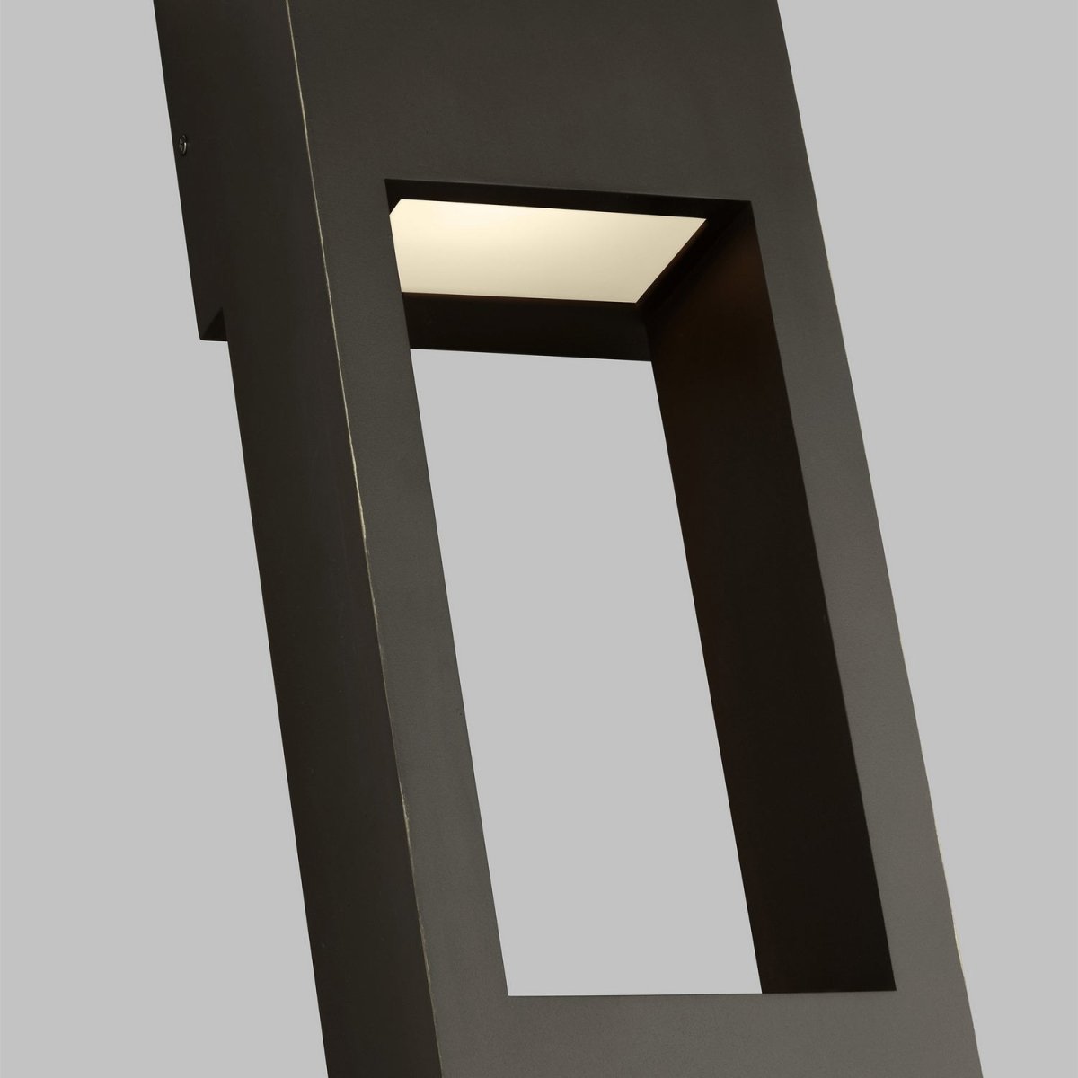 Lanterne murale extérieure Testa - Bronze antique 24" by Visual Comfort Studio | Luminaires & cie