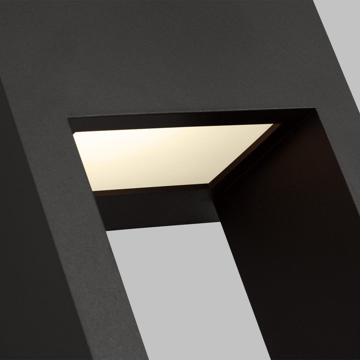 Lanterne murale extérieure Testa - Bronze antique 24" by Visual Comfort Studio | Luminaires & cie