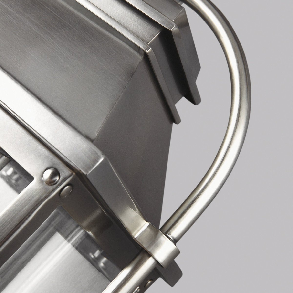 Lanterne murale extérieure Wellsworth - Acier brossé peint 8 1/2" by Visual Comfort Studio | Luminaires & cie