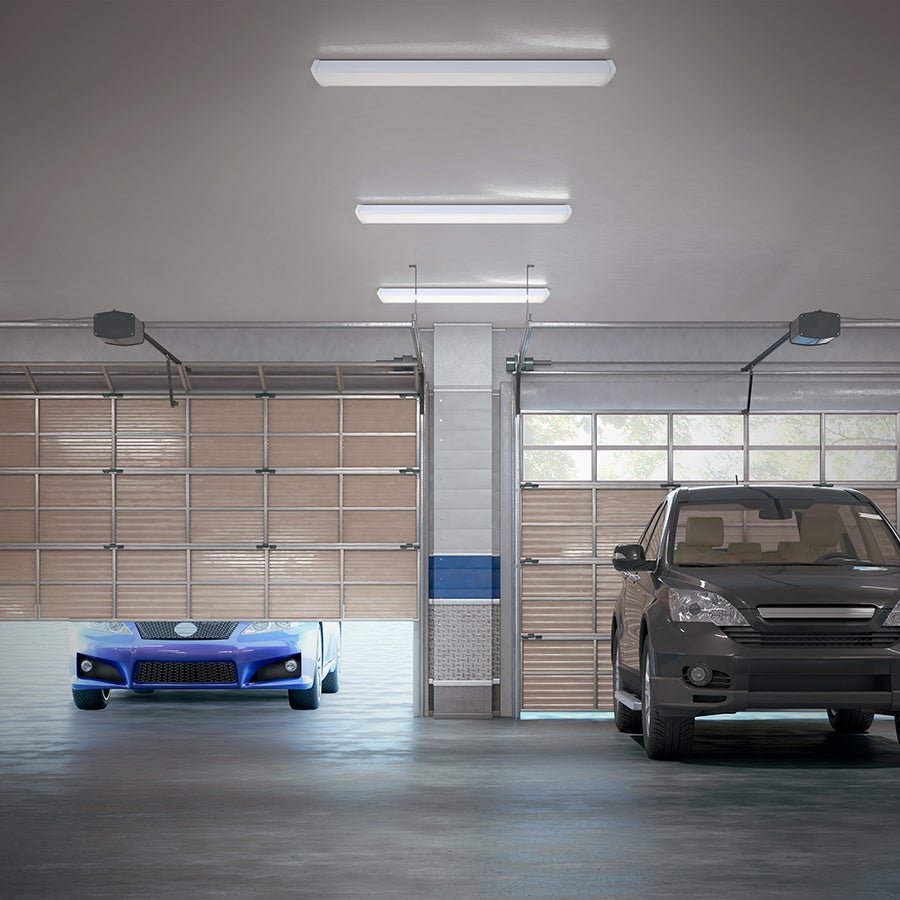 Lumière de service Wrap DEL - 46.65" Avec détecteur de mouvement by Canarm | Luminaires & cie