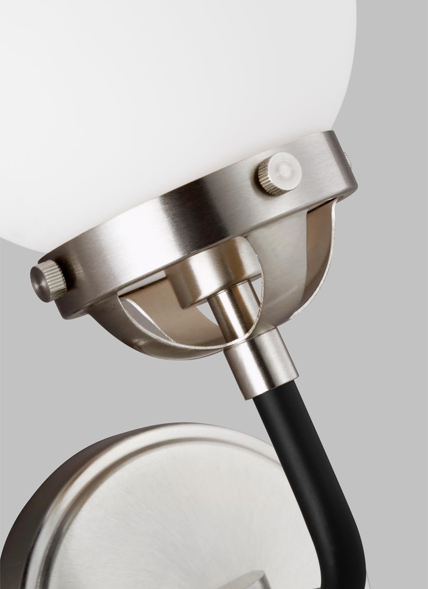 Luminaire de vanité Cafe - Nickel brossé 5 1/4" Ampoules non - incluses by Visual Comfort Studio | Luminaires & cie