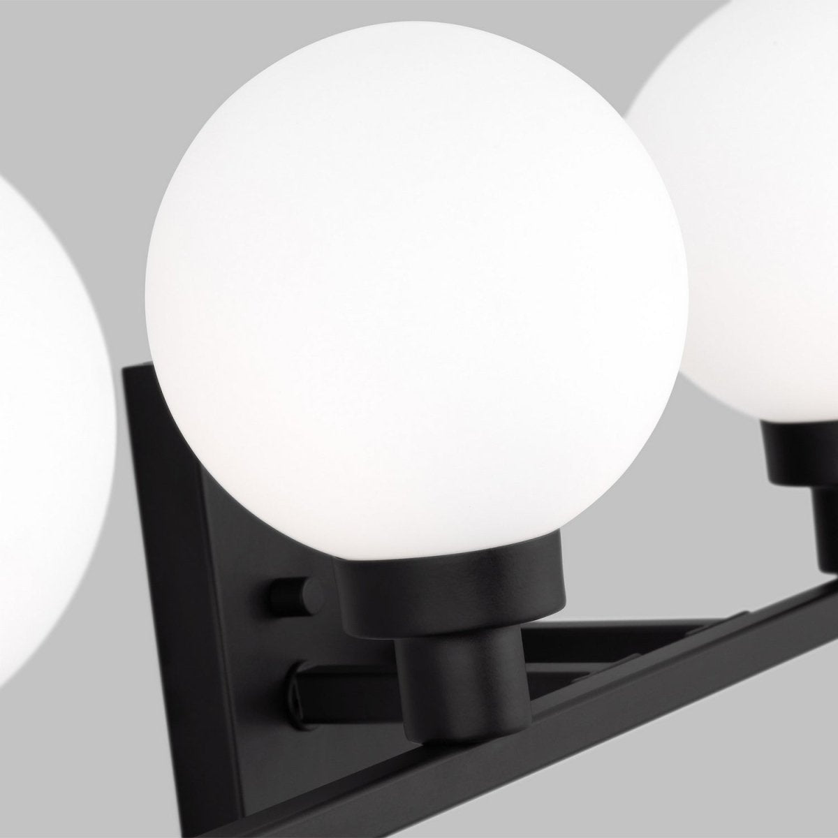 Luminaire de vanité Clybourn - Laiton satiné 30 1/8" by Visual Comfort Studio | Luminaires & cie