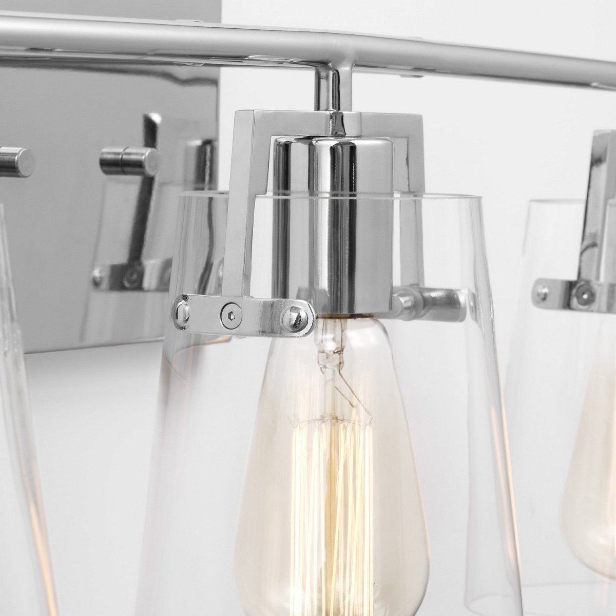 Luminaire de vanité Crofton - Laiton satiné Verre craquelé transparent 33 3/8" by Visual Comfort Studio | Luminaires & cie