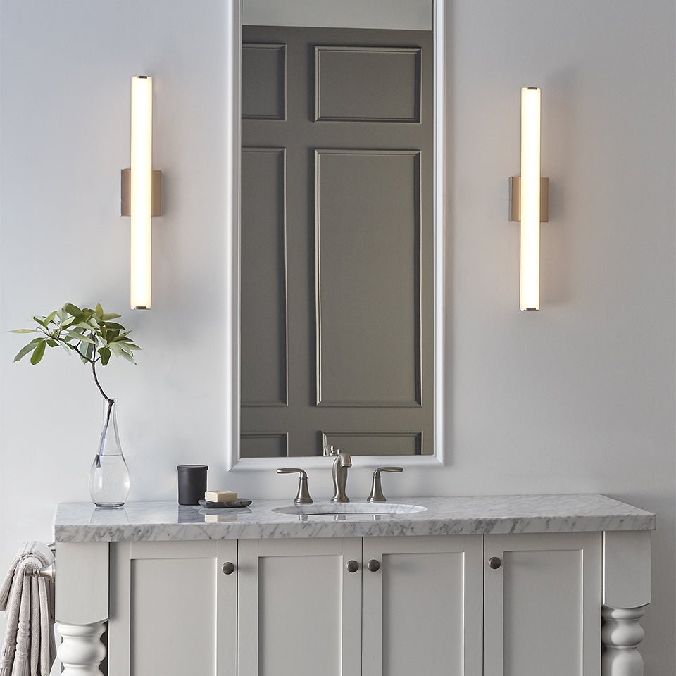 Luminaire de vanité Finn - Bronze antique by Tech Lighting | Luminaires & cie