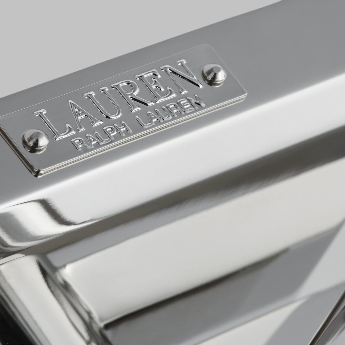 Luminaire de vanité Flynn - Laiton vieilli dans le temps 23 1/4" by Visual Comfort Studio | Luminaires & cie