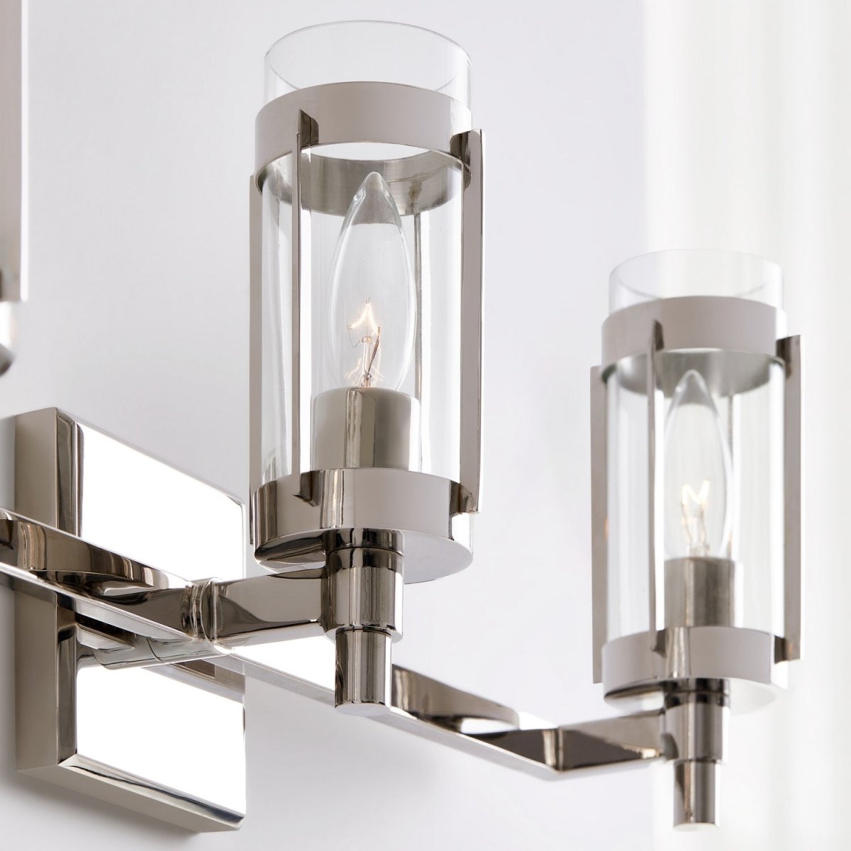 Luminaire de vanité Flynn - Laiton vieilli dans le temps 23 1/4" by Visual Comfort Studio | Luminaires & cie