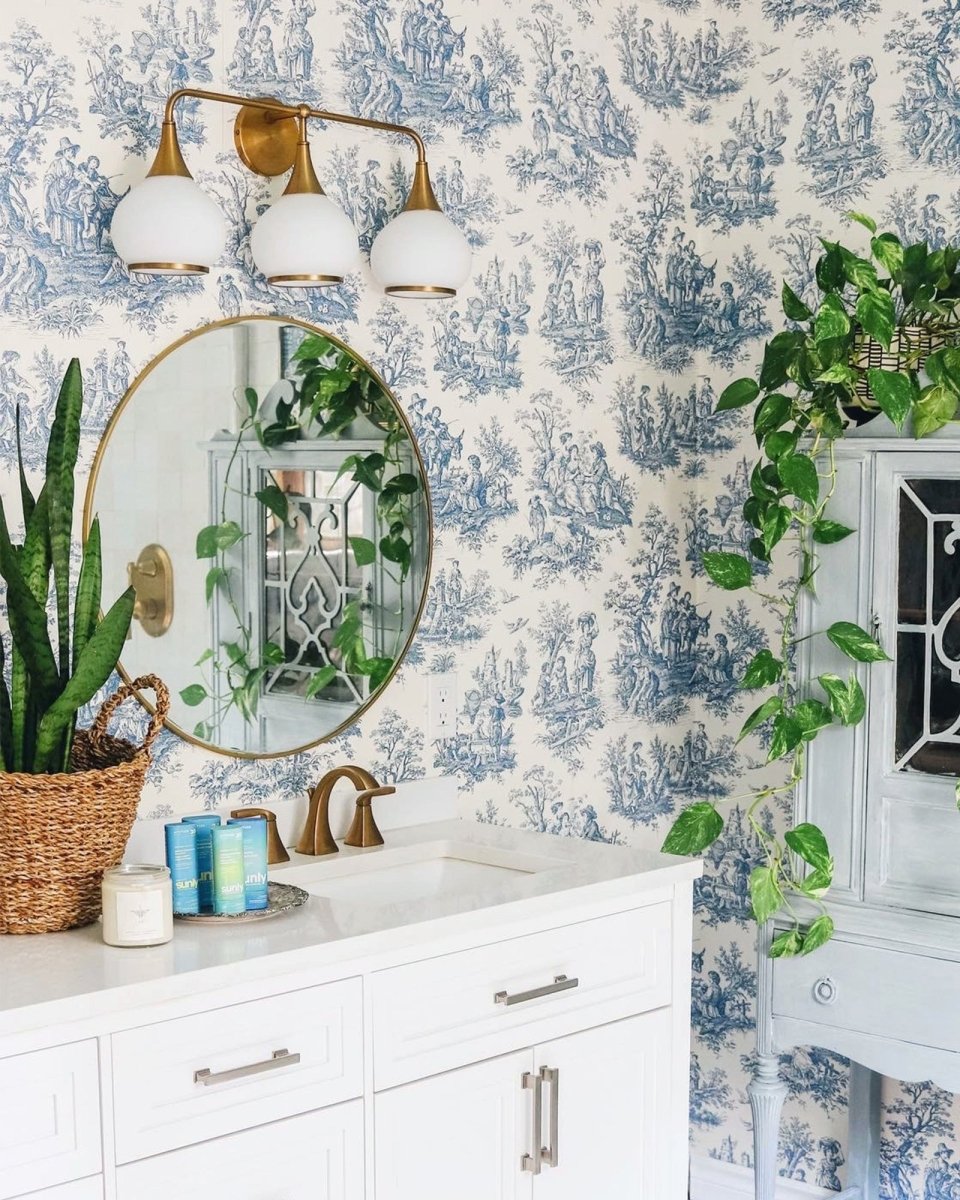 Luminaire de vanité Hazel - Verre mate d'or / opale âgé 26 3/4" by Alora Lighting | Luminaires & cie