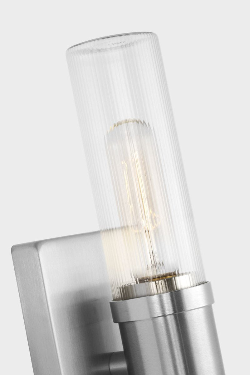 Luminaire de vanité Keaton - Nickel brossé Transparent strié 30" by Visual Comfort Studio | Luminaires & cie