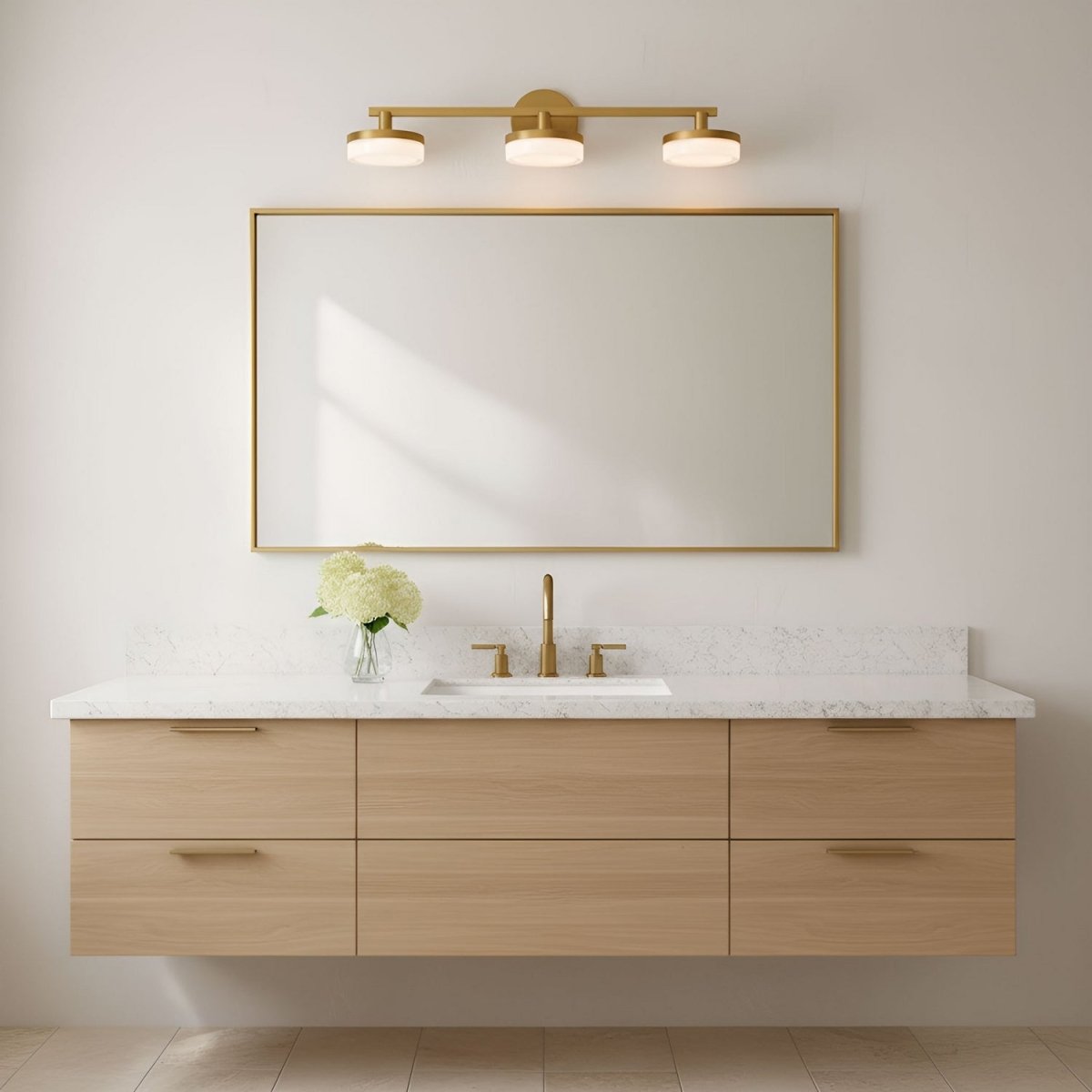 Luminaire de vanité Khan - Laiton bruni 24" by Visual Comfort Studio | Luminaires & cie