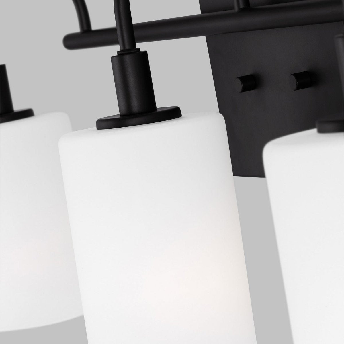 Luminaire de vanité Oak Moore - Nickel brossé 33 7/8" by Visual Comfort Studio | Luminaires & cie