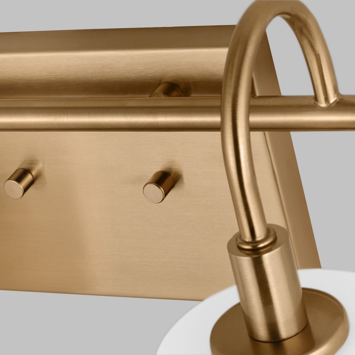 Luminaire de vanité Oak Moore - Nickel brossé 33 7/8" by Visual Comfort Studio | Luminaires & cie