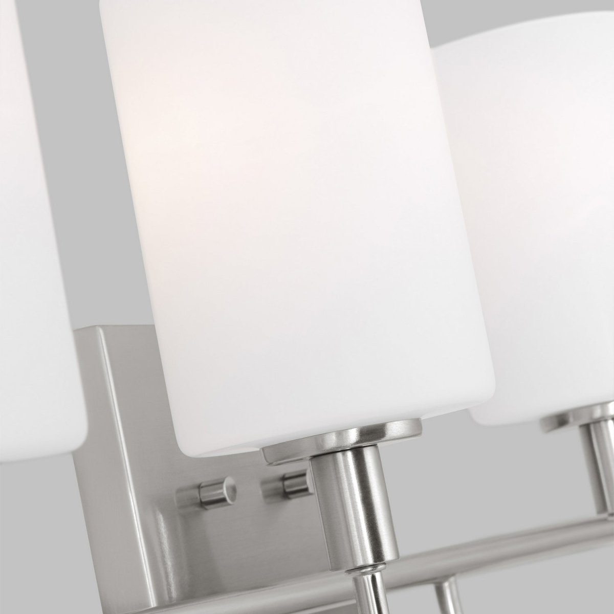 Luminaire de vanité Oak Moore - Nickel brossé 33 7/8" by Visual Comfort Studio | Luminaires & cie