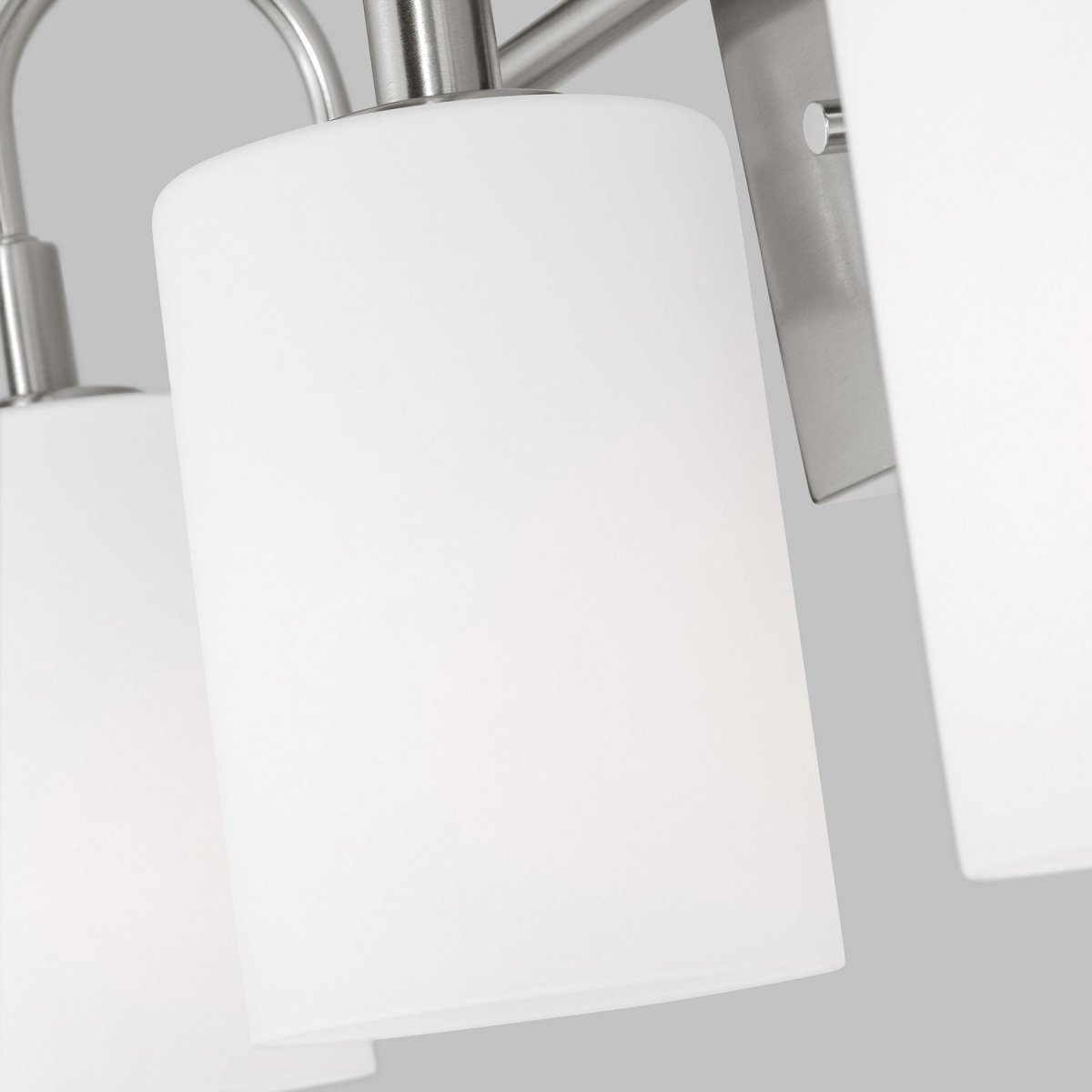 Luminaire de vanité Oak Moore - Nickel brossé 33 7/8" by Visual Comfort Studio | Luminaires & cie