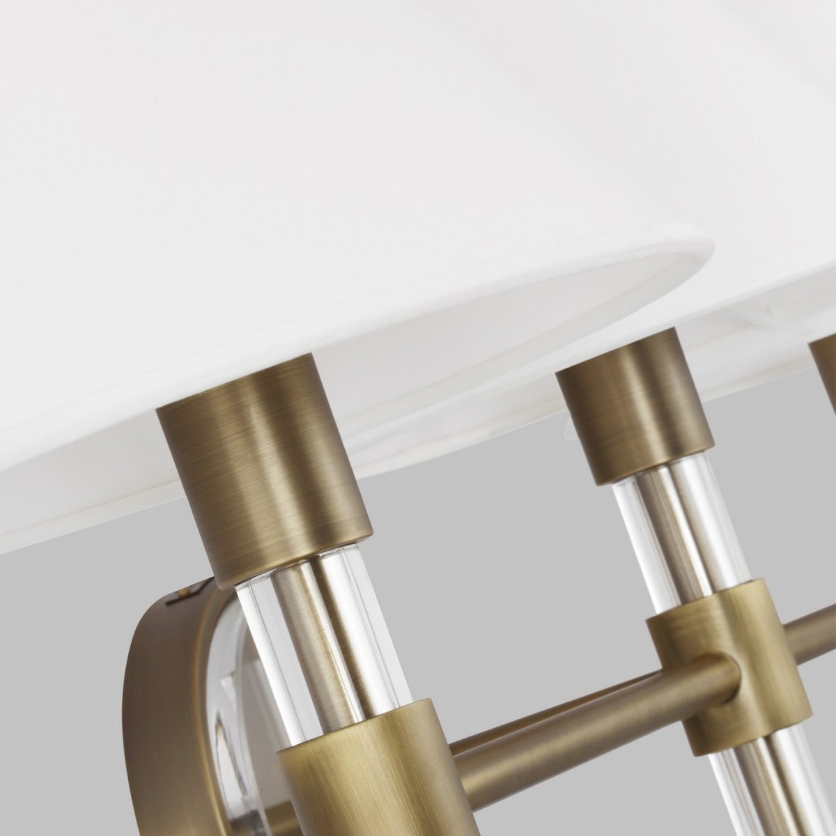 Luminaire de vanité Robert - Laiton vieilli dans le temps 9" by Visual Comfort Studio | Luminaires & cie