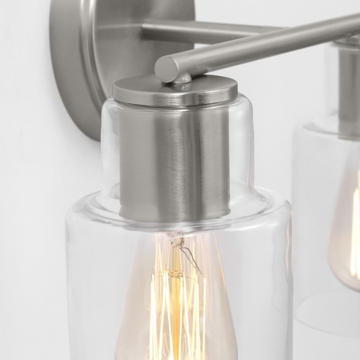 Luminaire de vanité Sayward - Laiton satiné 32 3/8" by Visual Comfort Studio | Luminaires & cie