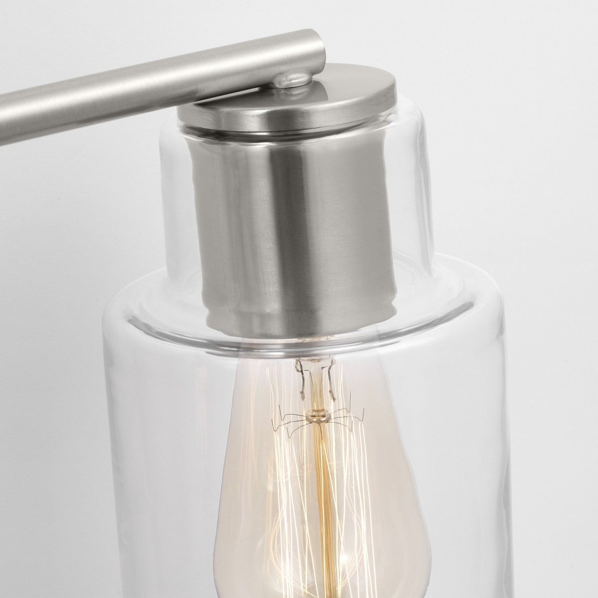 Luminaire de vanité Sayward - Laiton satiné 32 3/8" by Visual Comfort Studio | Luminaires & cie