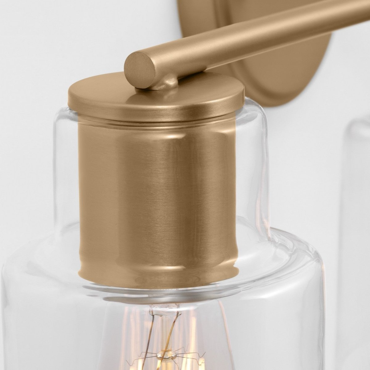 Luminaire de vanité Sayward - Laiton satiné 32 3/8" by Visual Comfort Studio | Luminaires & cie
