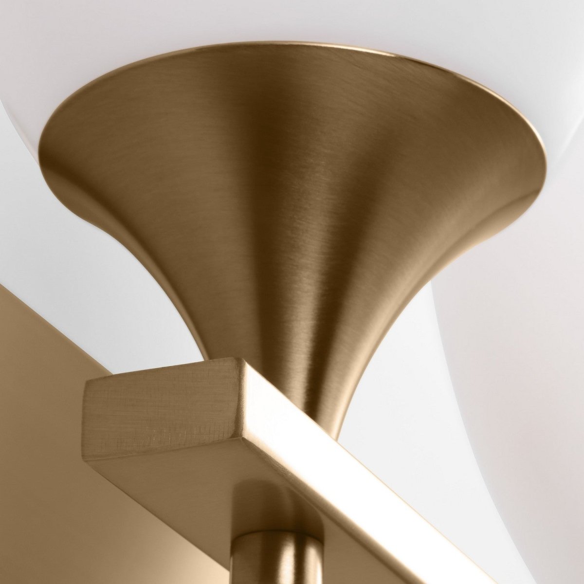 Luminaire de vanité Toffino - Laiton satiné Verre craquelé transparent 36" by Visual Comfort Studio | Luminaires & cie