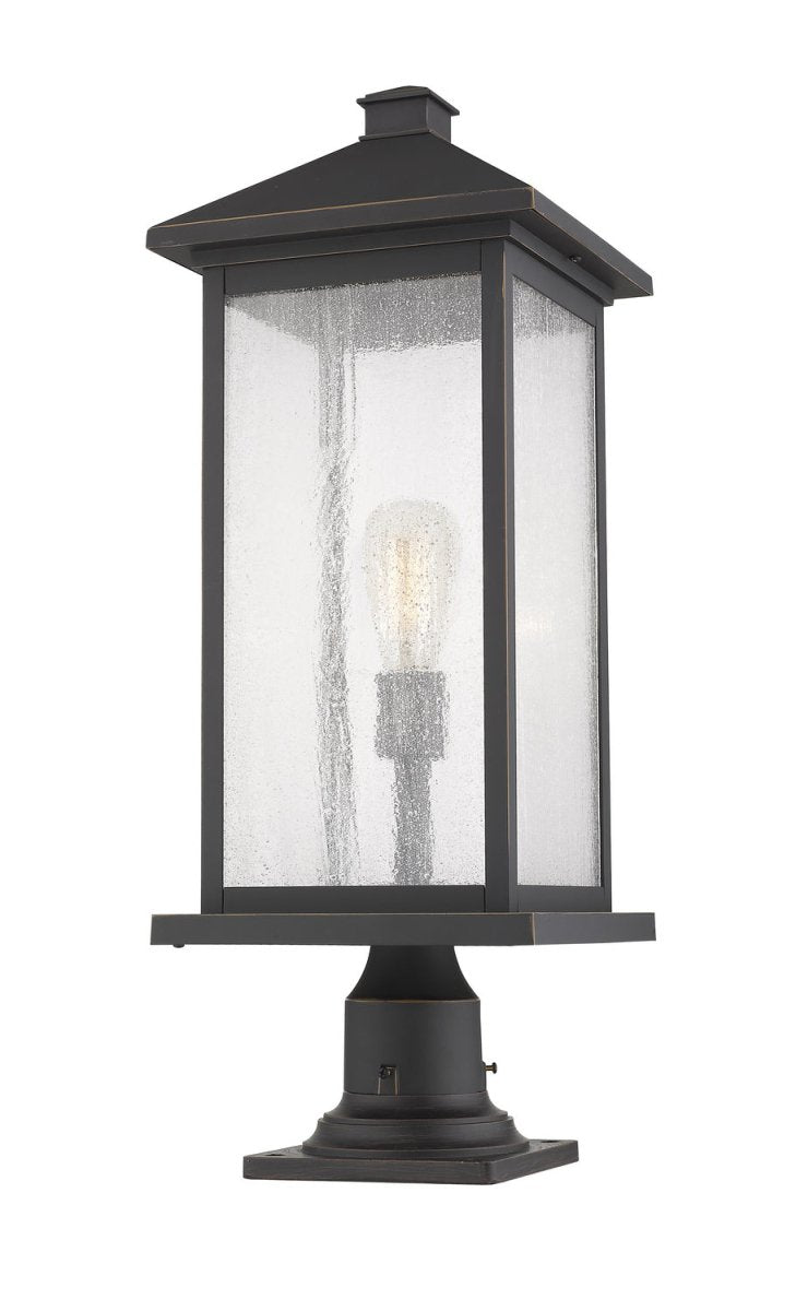 Luminaire extérieur sur socle Portland - Bronze huilé by Z-Lite | Luminaires & cie
