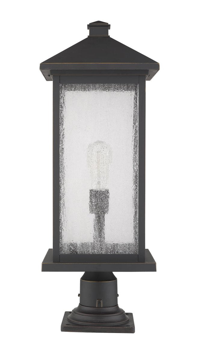 Luminaire extérieur sur socle Portland - Bronze huilé by Z-Lite | Luminaires & cie