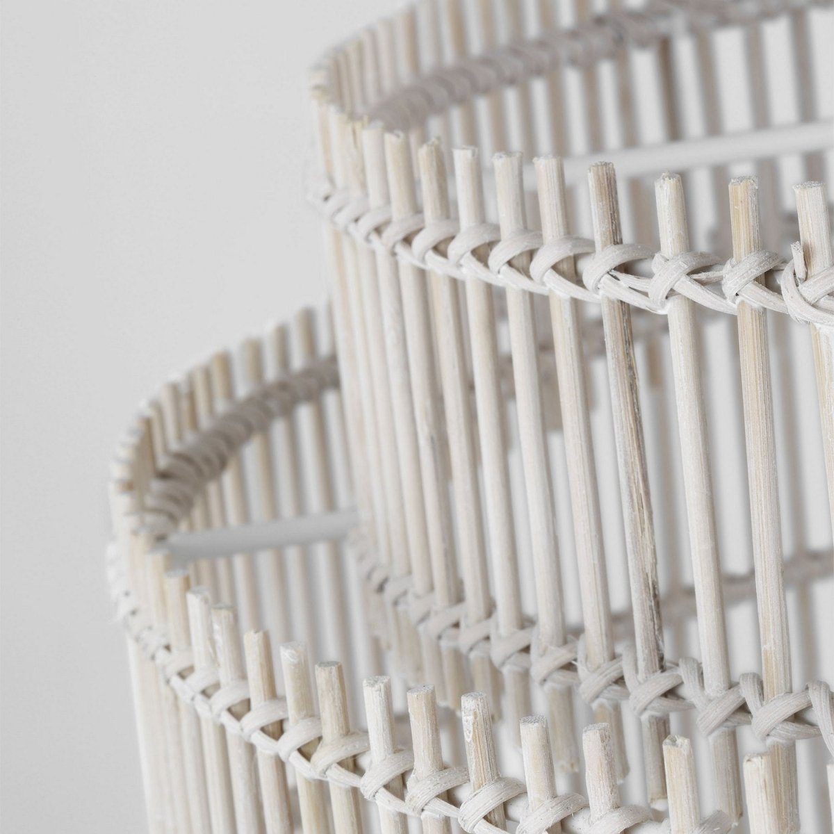 Lustre Elio - Bambou naturel teint blanc 30" by Visual Comfort Studio | Luminaires & cie