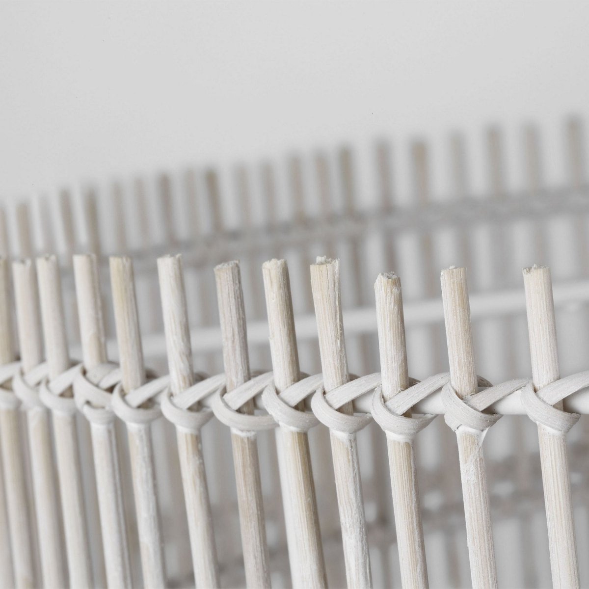 Lustre Elio - Bambou naturel teint blanc 30" by Visual Comfort Studio | Luminaires & cie