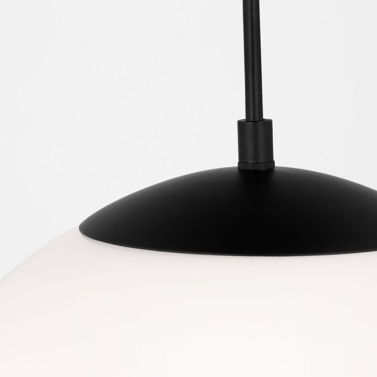 Mini-suspension Leo - Hanging Globe - Satin Brass Clear Seeded 14 by Visual Comfort Studio | Luminaires & cie