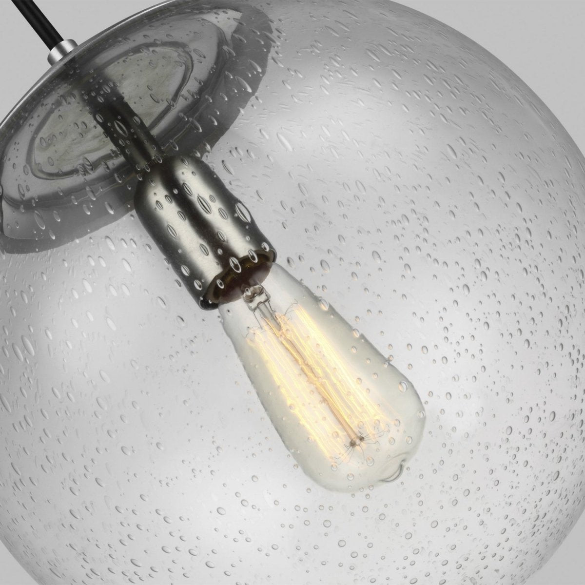 Mini-suspension Leo - Hanging Globe - Satin Brass Clear Seeded 14 by Visual Comfort Studio | Luminaires & cie