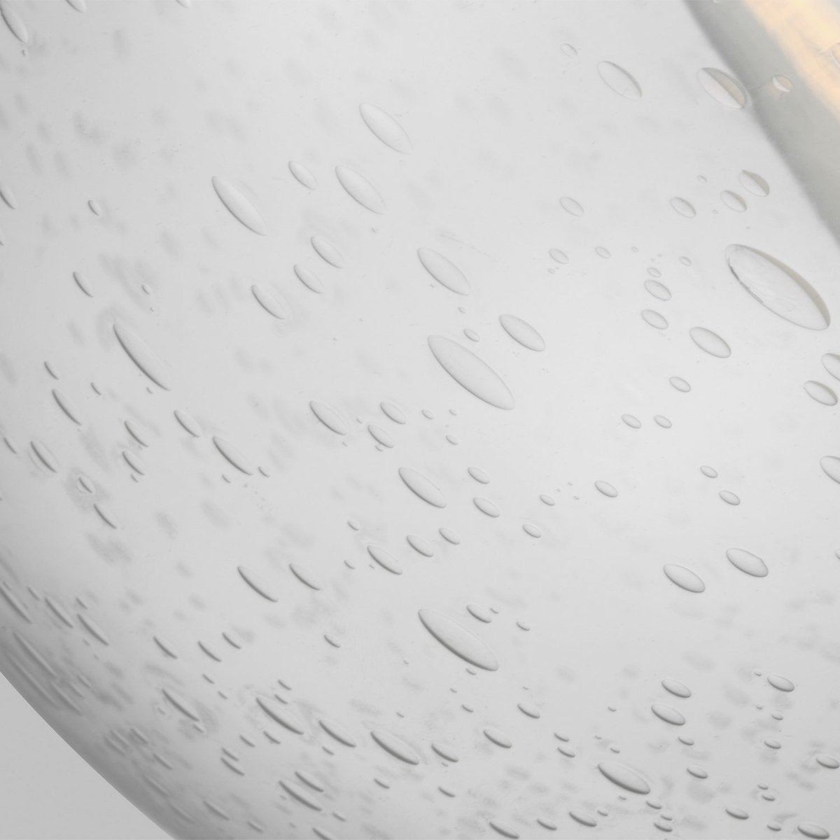 Mini-suspension Leo - Hanging Globe - Satin Brass Clear Seeded 14 by Visual Comfort Studio | Luminaires & cie