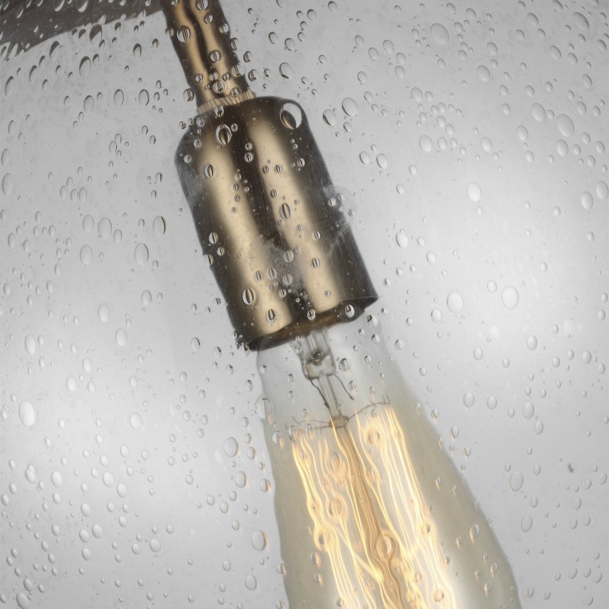 Mini-suspension Leo - Hanging Globe - Satin Brass Clear Seeded 14 by Visual Comfort Studio | Luminaires & cie